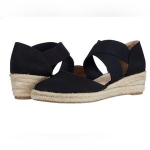 Lifestride close toe wedges